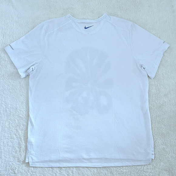 Nike👟 "Rise 365 Run Energy" Dri-Fit Running🏃 Tee👕 - NWT - Picture 2 of 16